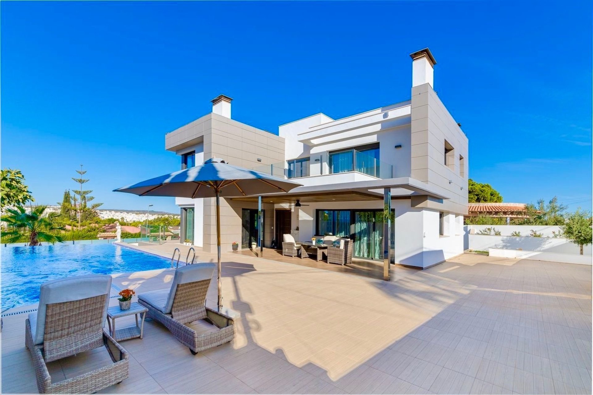 Reventa - Villa -
Torrevieja - Costa Blanca
