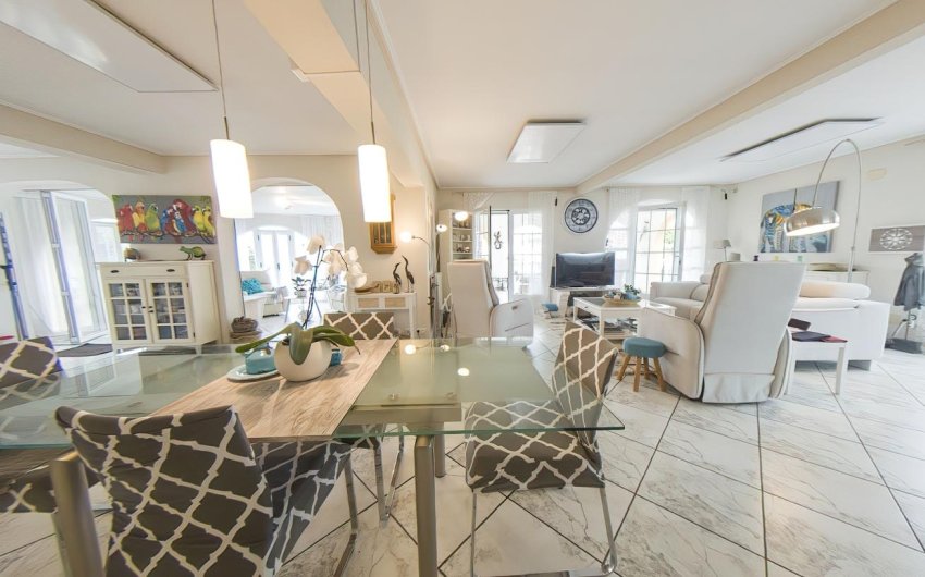 Reventa - Villa -
Torrevieja - Costa Blanca