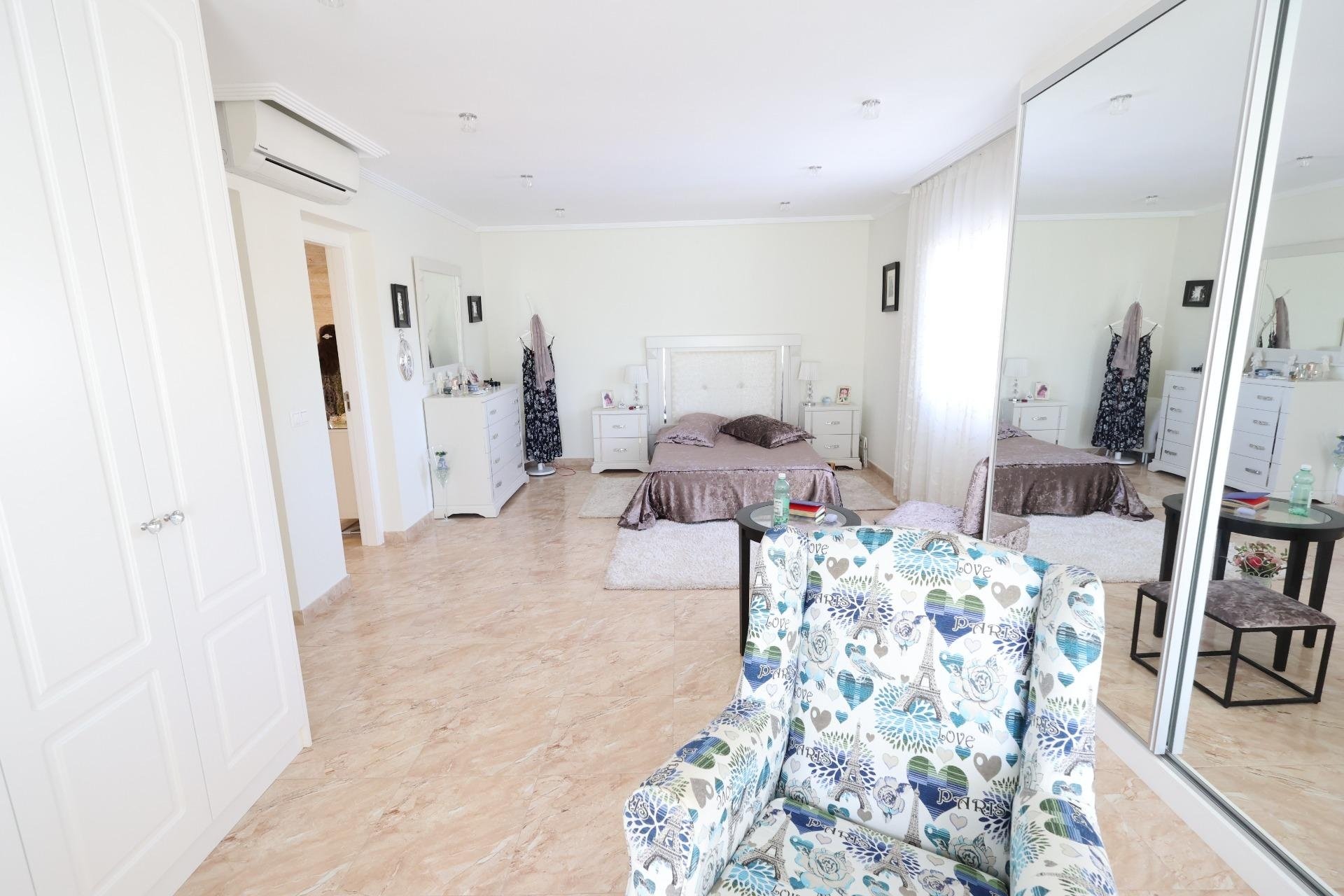 Reventa - Villa -
Torrevieja - Costa Blanca