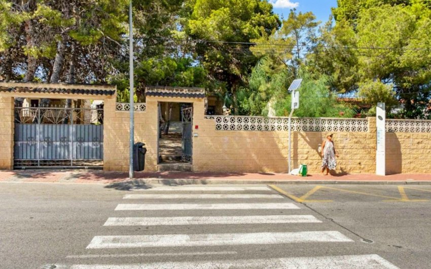 Reventa - Villa -
Torrevieja - Costa Blanca