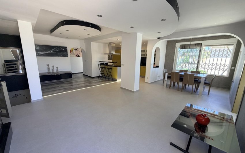 Reventa - Villa -
Torrevieja - Costa Blanca