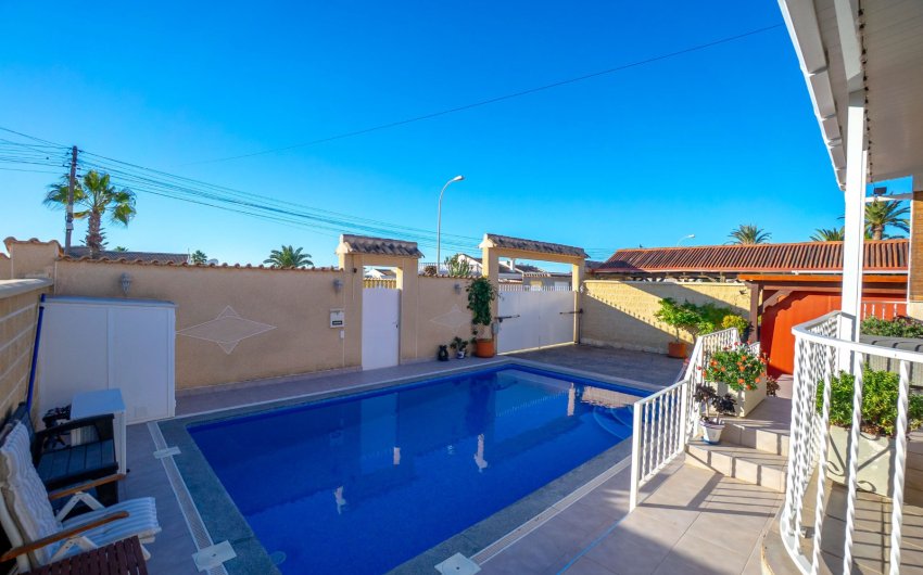 Reventa - Villa -
Torrevieja - El Chaparral