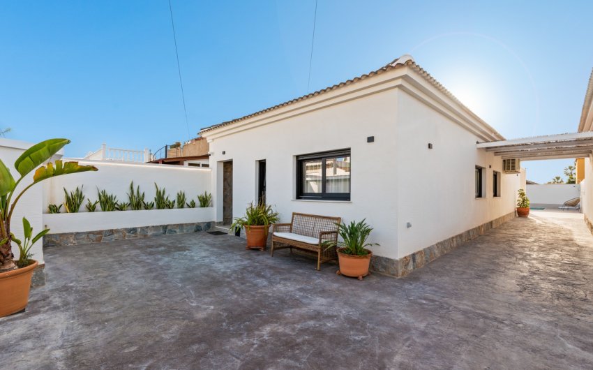 Reventa - Villa -
Torrevieja - El Chaparral