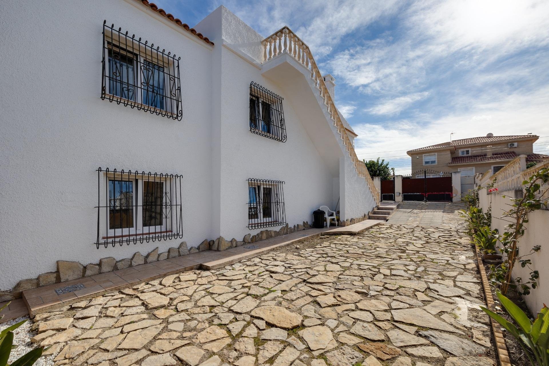 Reventa - Villa -
Torrevieja - La Siesta - El Salado - Torreta