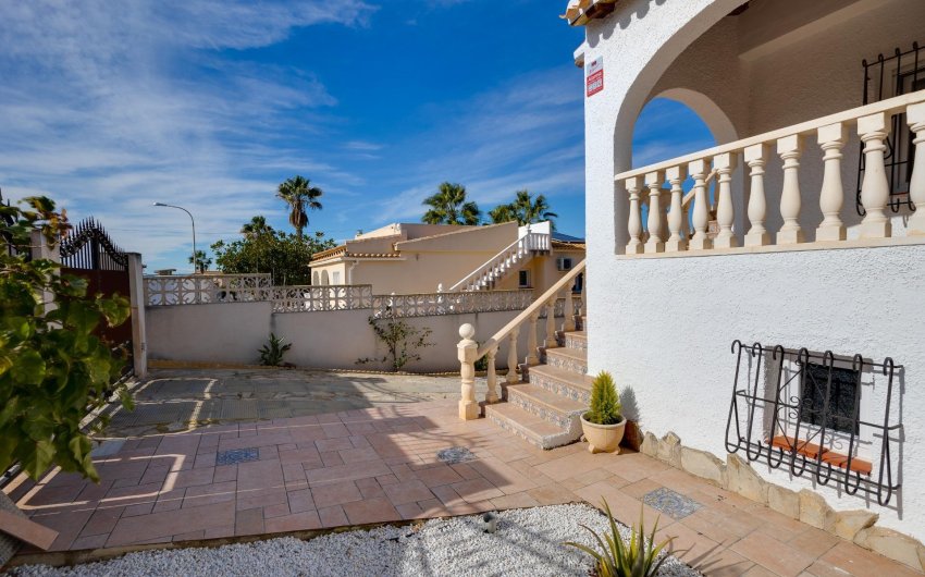Reventa - Villa -
Torrevieja - La Siesta - El Salado - Torreta