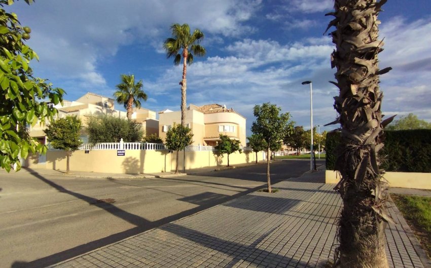 Reventa - Villa -
Torrevieja - La Siesta - El Salado - Torreta