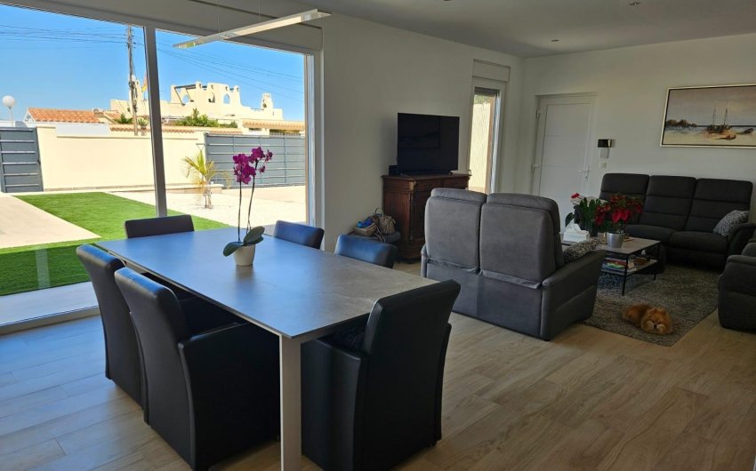 Reventa - Villa -
Torrevieja - La Siesta - El Salado - Torreta