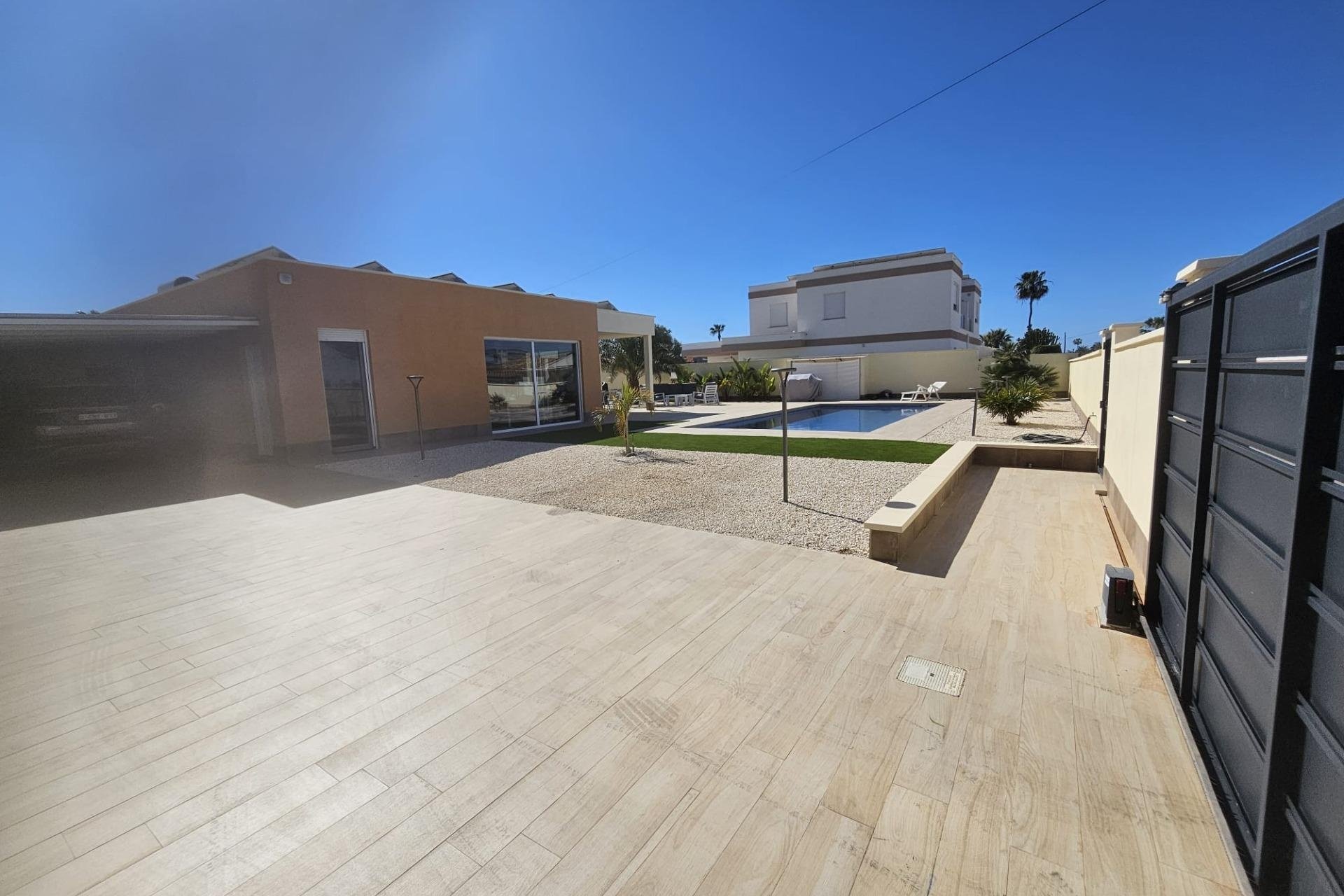 Reventa - Villa -
Torrevieja - La Siesta - El Salado - Torreta