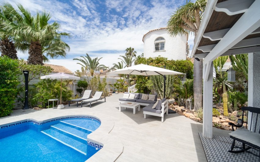 Reventa - Villa -
Torrevieja - La Siesta