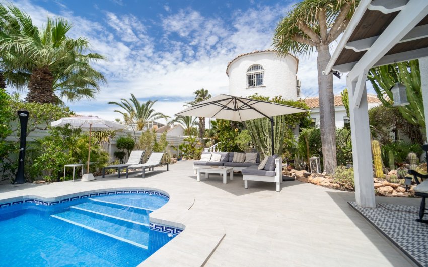 Reventa - Villa -
Torrevieja - La Siesta