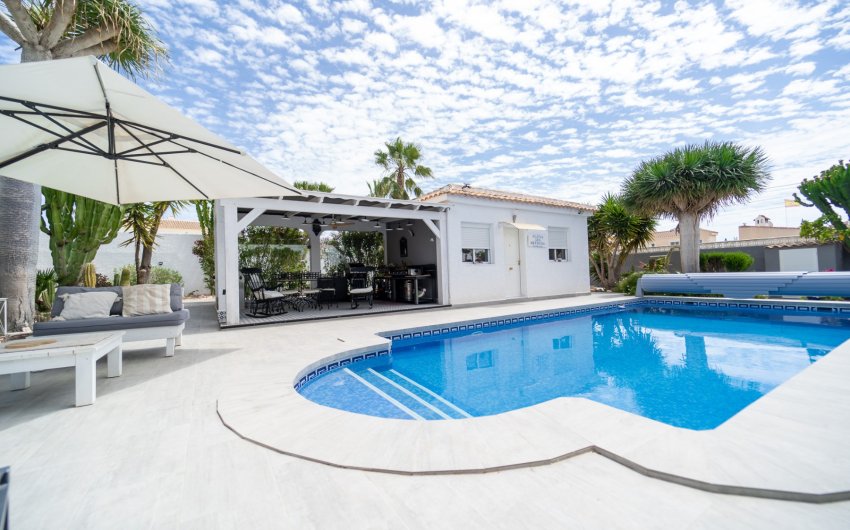 Reventa - Villa -
Torrevieja - La Siesta