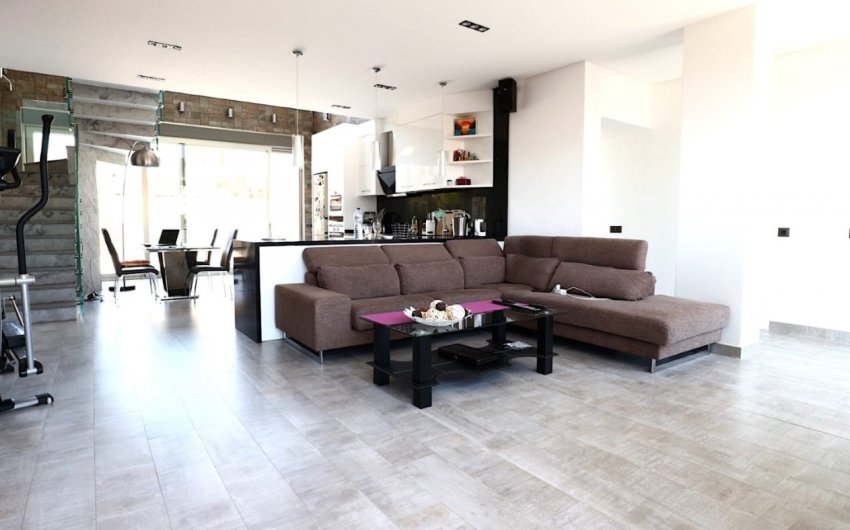 Reventa - Villa -
Torrevieja - Los Angeles