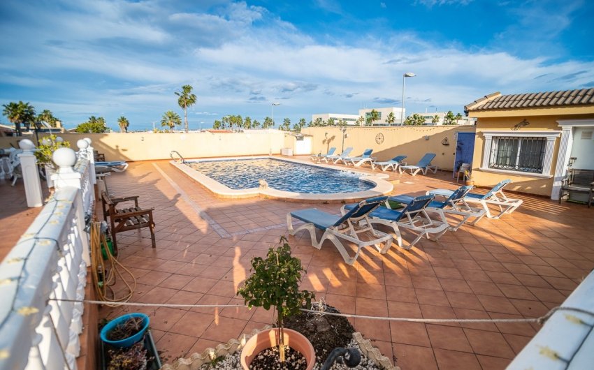 Reventa - Villa -
Torrevieja - LOS BALCONES - LOS ALTOS