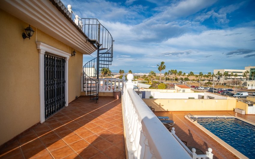 Reventa - Villa -
Torrevieja - LOS BALCONES - LOS ALTOS