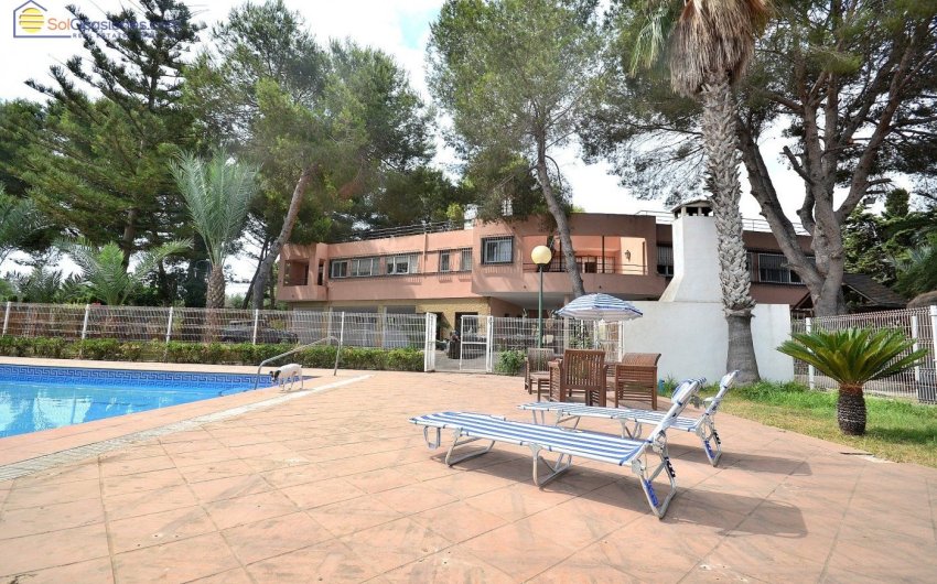 Reventa - Villa -
Torrevieja - Los Balcones