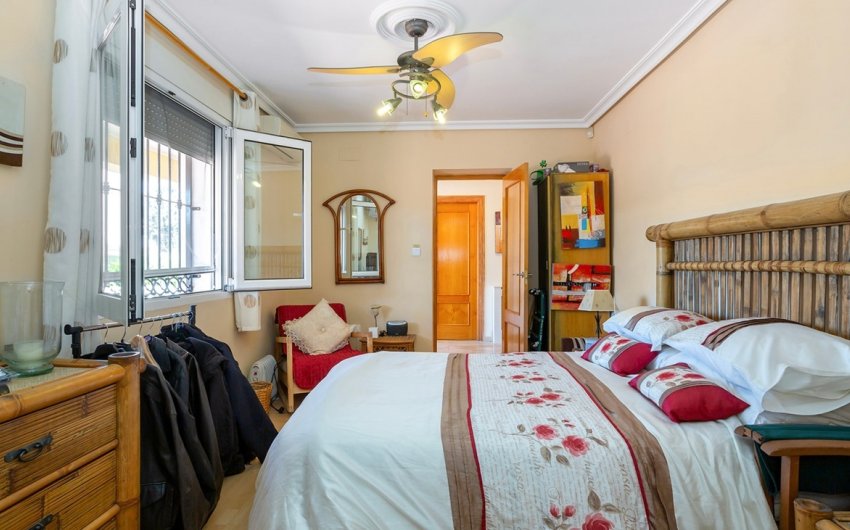 Reventa - Villa -
Torrevieja - Los Balcones