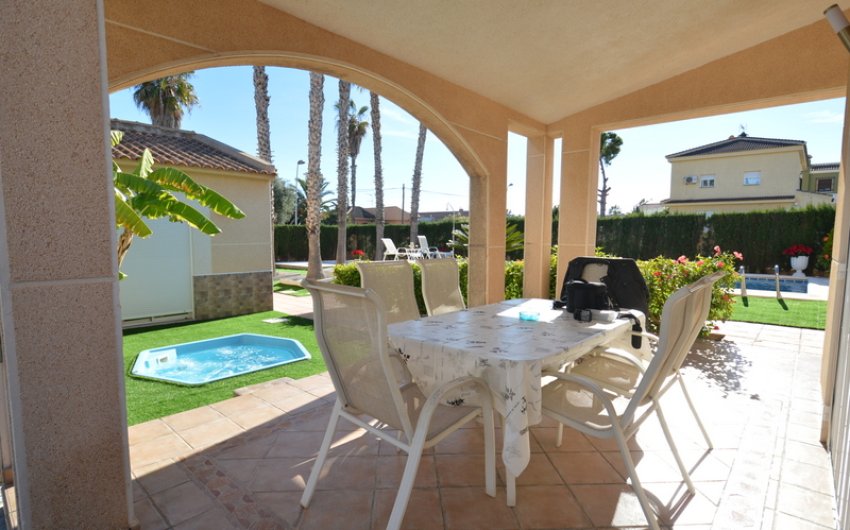 Reventa - Villa -
Torrevieja - Los Balcones