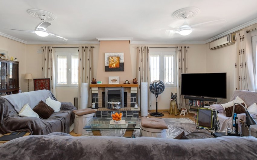 Reventa - Villa -
Torrevieja - Los Balcones