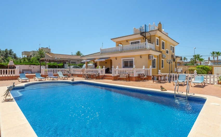 Reventa - Villa -
Torrevieja - Los Balcones