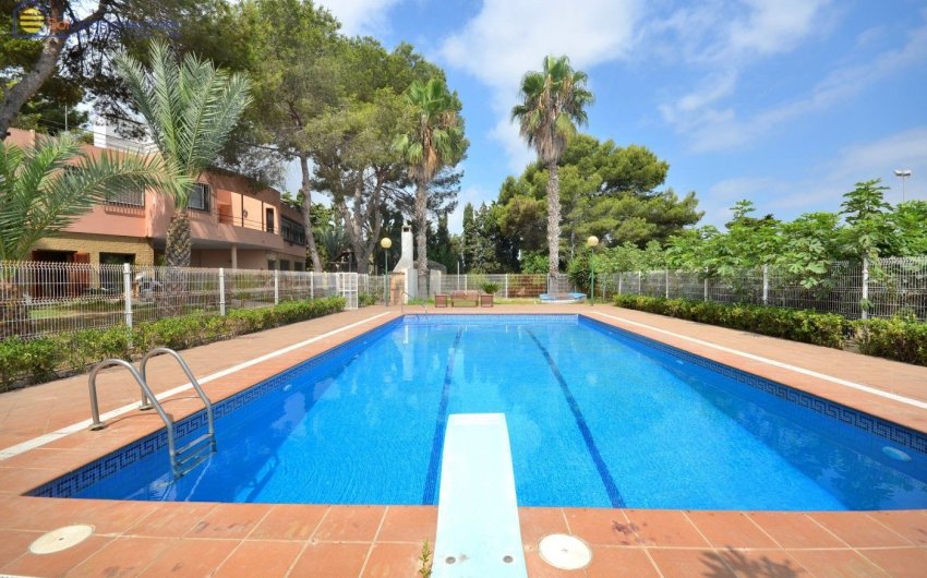 Reventa - Villa -
Torrevieja - Los Balcones