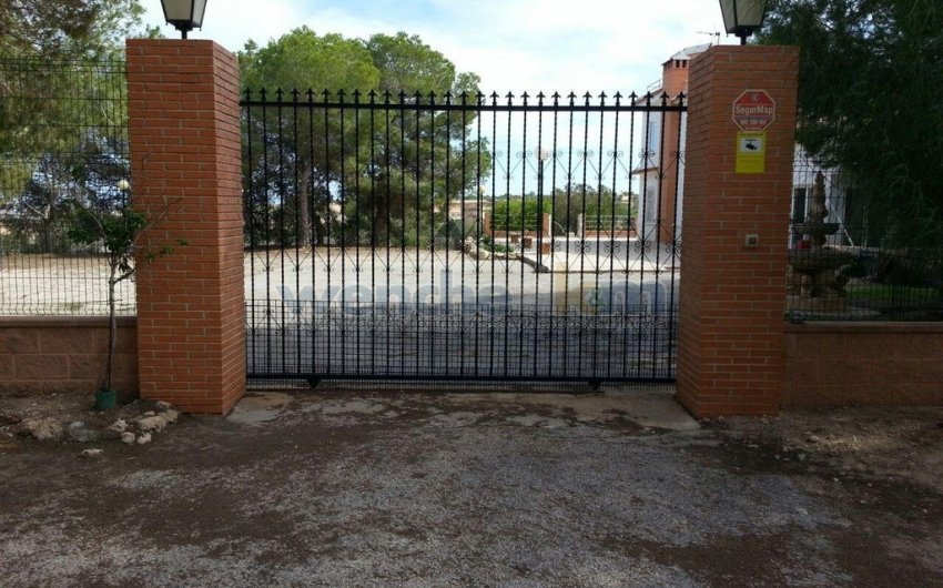 Reventa - Villa -
Torrevieja - Los Balcones