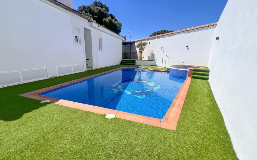 Reventa - Villa -
Torrevieja - Los Balcones