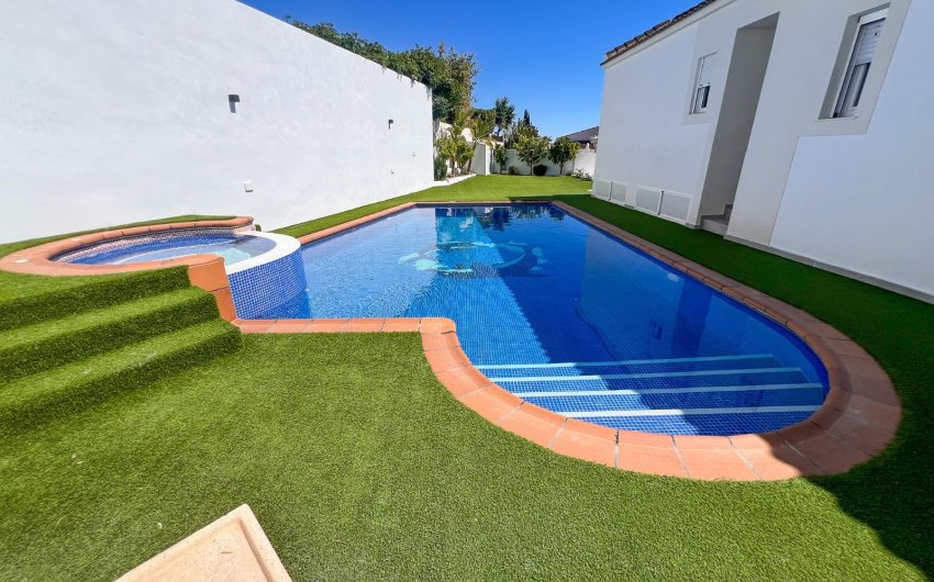 Reventa - Villa -
Torrevieja - Los Balcones