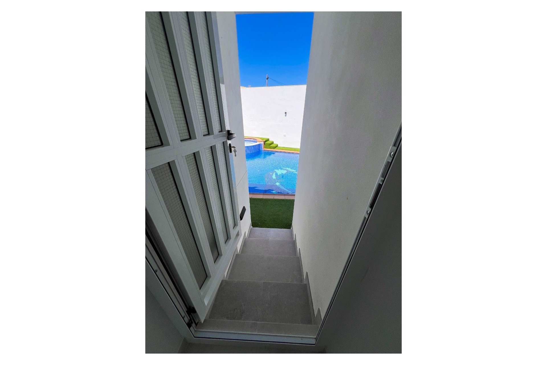 Reventa - Villa -
Torrevieja - Los Balcones