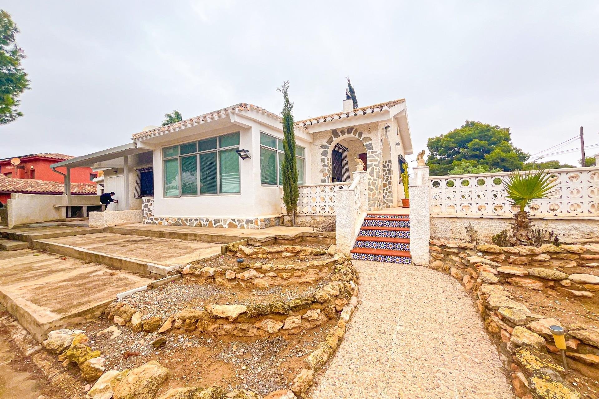 Reventa - Villa -
Torrevieja - Los Balcones