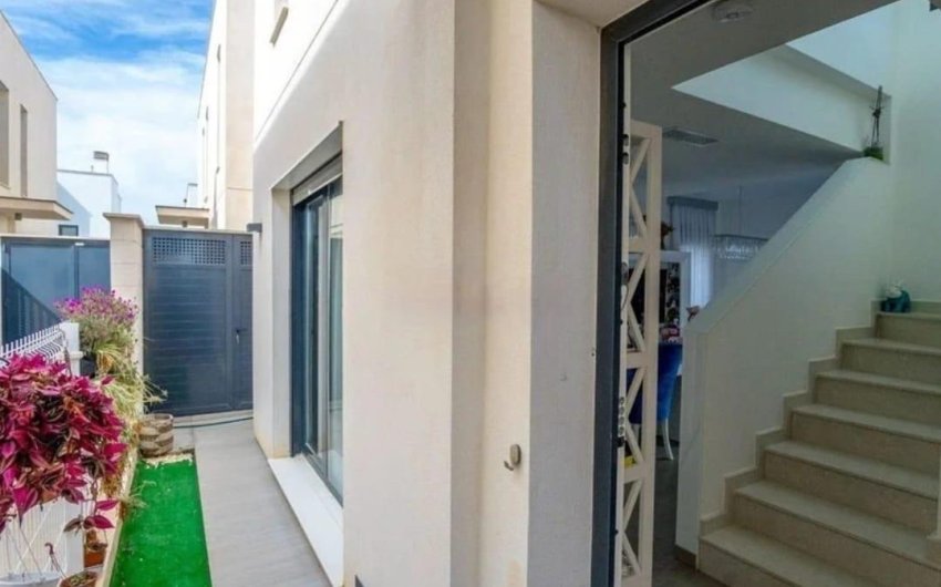 Reventa - Villa -
Torrevieja - Punta Prima