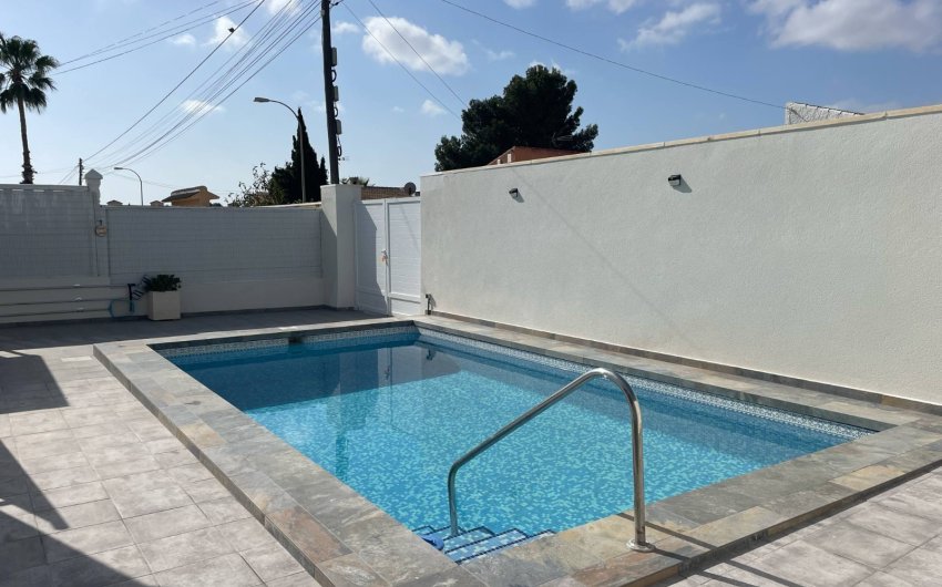 Reventa - Villa -
Torrevieja - San Luis