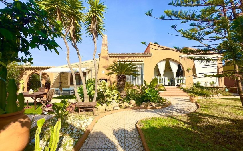 Reventa - Villa -
Torrevieja - Torreblanca