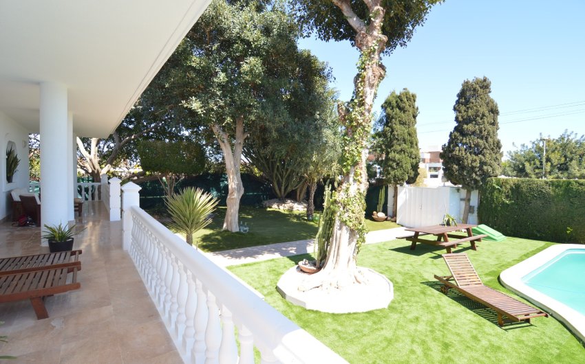 Reventa - Villa -
Torrevieja - Torreta