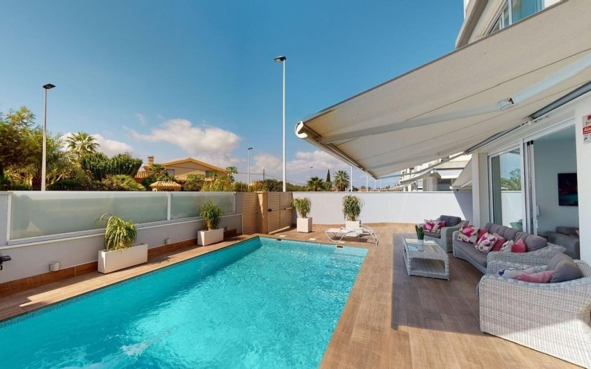 Reventa - Villa -
Torrevieja