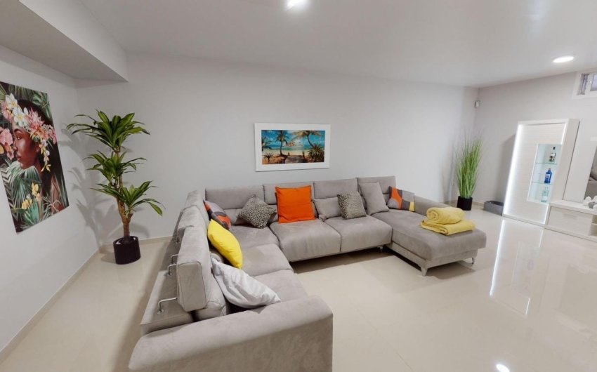 Reventa - Villa -
Torrevieja