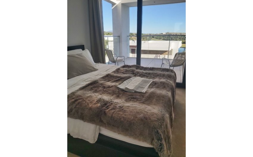 Reventa - Villa -
Valle Romano Golf - Inland