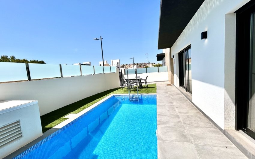 Reventa - Villa -
Villamartin - Costa Blanca