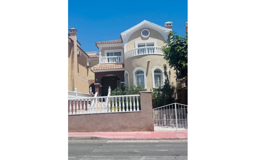 Reventa - Villa -
Villamartin - Costa Blanca