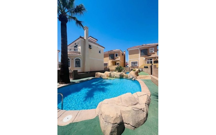 Reventa - Villa -
Villamartin - Costa Blanca