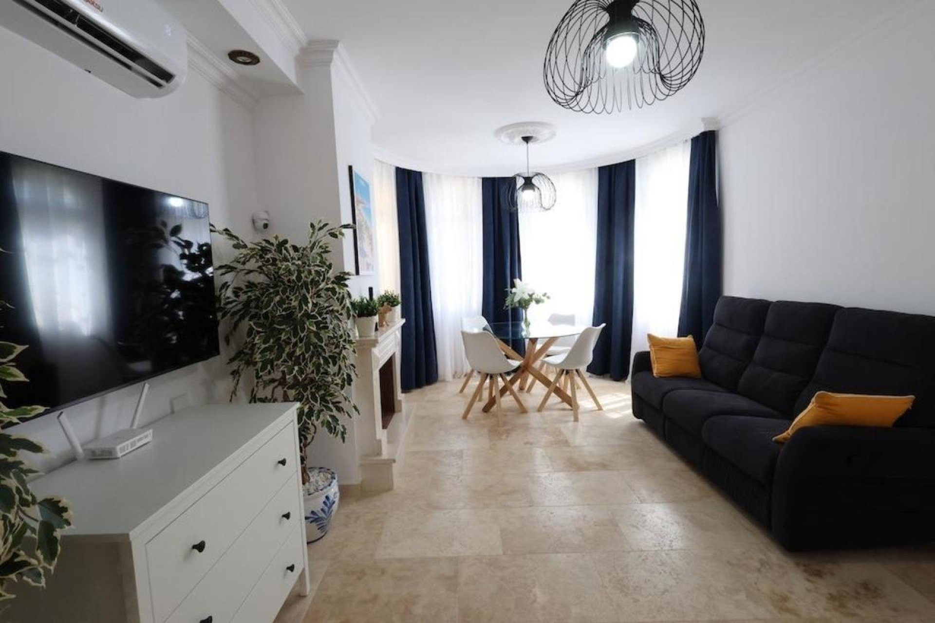 Reventa - Villa -
Villamartin - Costa Blanca
