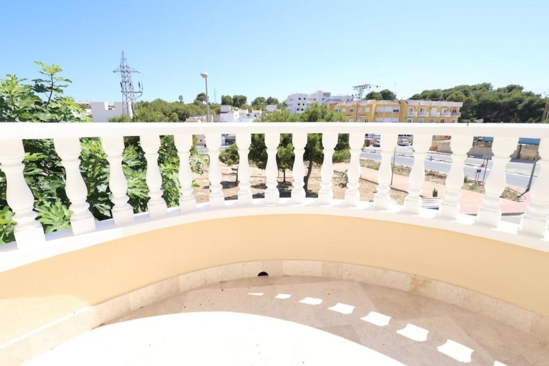 Reventa - Villa -
Villamartin - Costa Blanca