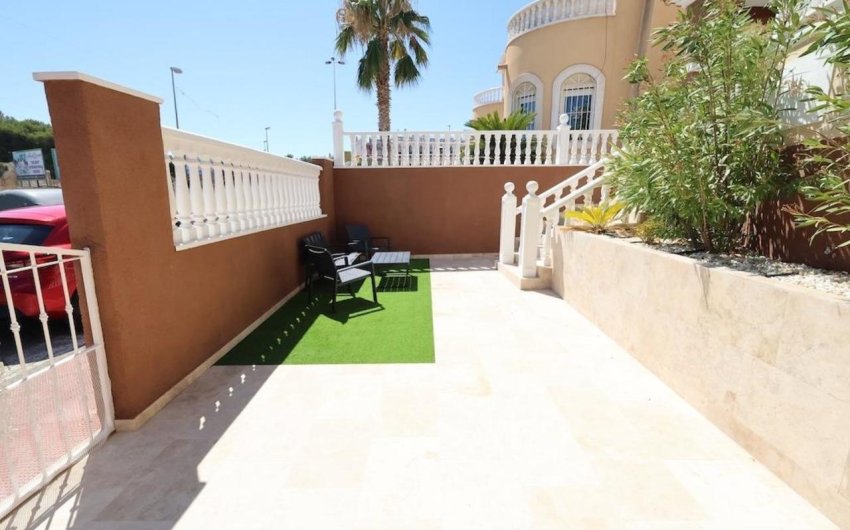 Reventa - Villa -
Villamartin - Costa Blanca