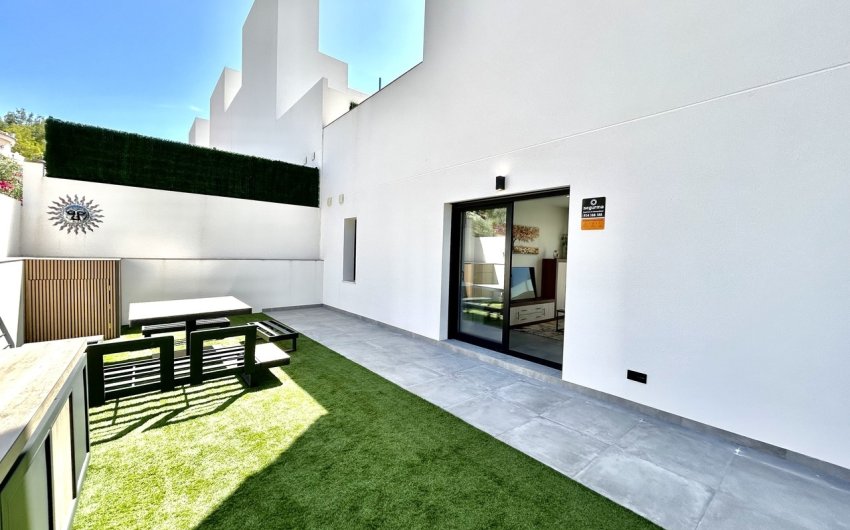 Reventa - Villa -
Villamartin - Costa Blanca