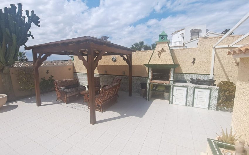 Reventa - Villa -
Villamartin - Costa Blanca