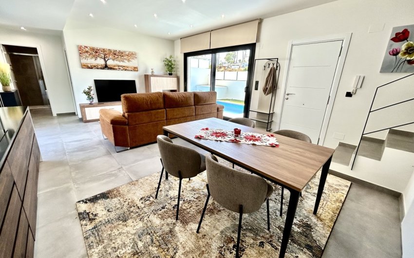 Reventa - Villa -
Villamartin - Costa Blanca