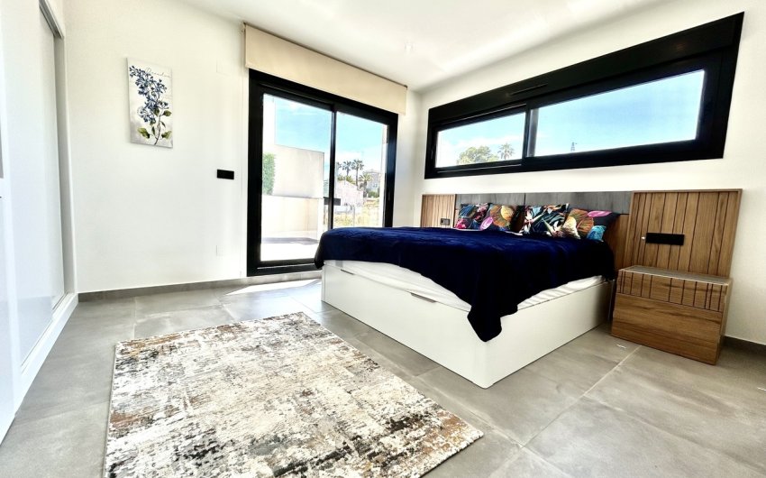 Reventa - Villa -
Villamartin - Costa Blanca
