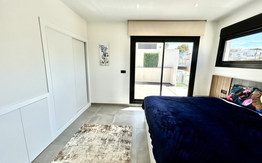 Reventa - Villa -
Villamartin - Costa Blanca