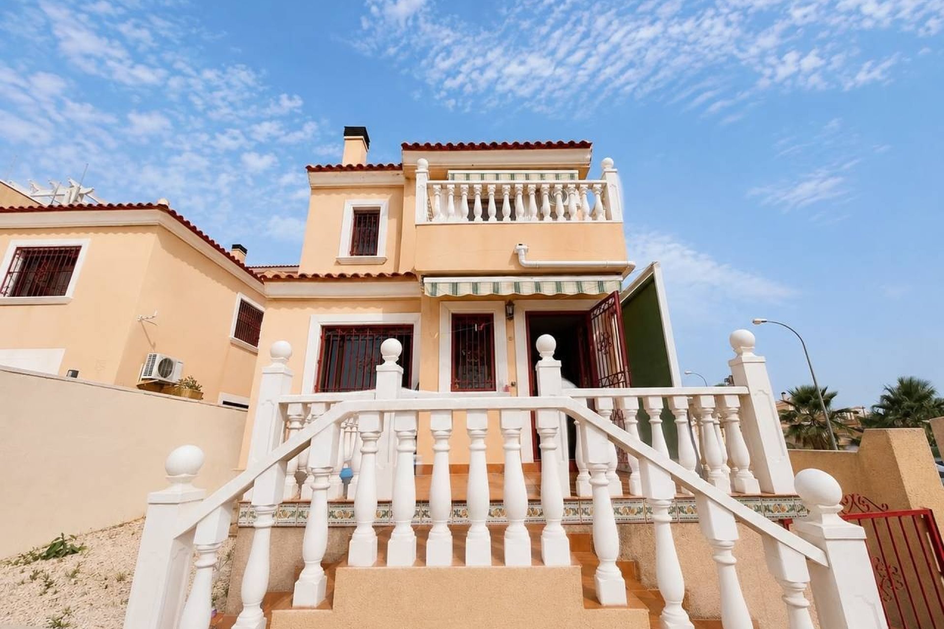Reventa - Villa -
Villamartin - Costa Blanca