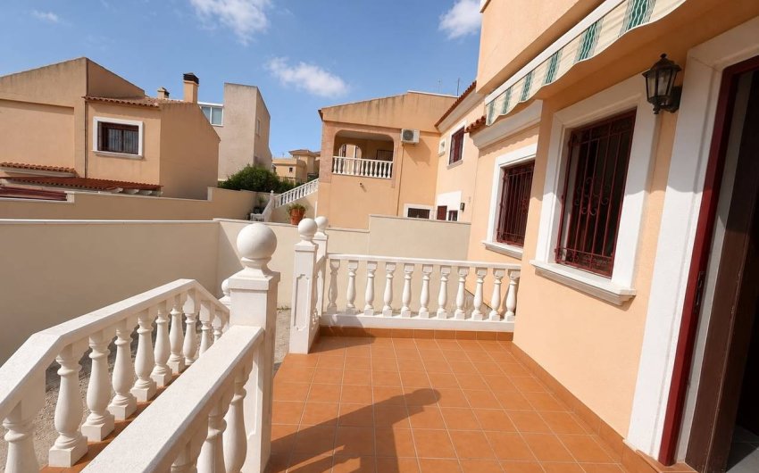 Reventa - Villa -
Villamartin - Costa Blanca