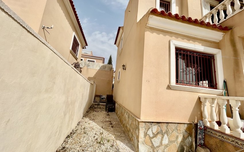 Reventa - Villa -
Villamartin - Costa Blanca